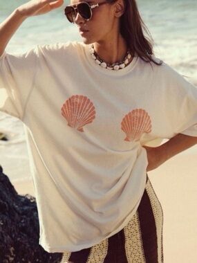 NWT We The Free Shell Graphic Tee